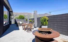 Prime Location On Warren St - 3 Bedroom Town House