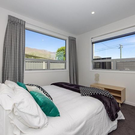 Prime Location On Warren St - 3 Bedroom Town House Wanaka Exterior photo