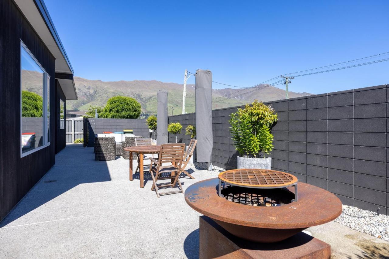 Prime Location On Warren St - 3 Bedroom Town House Wanaka Exterior photo
